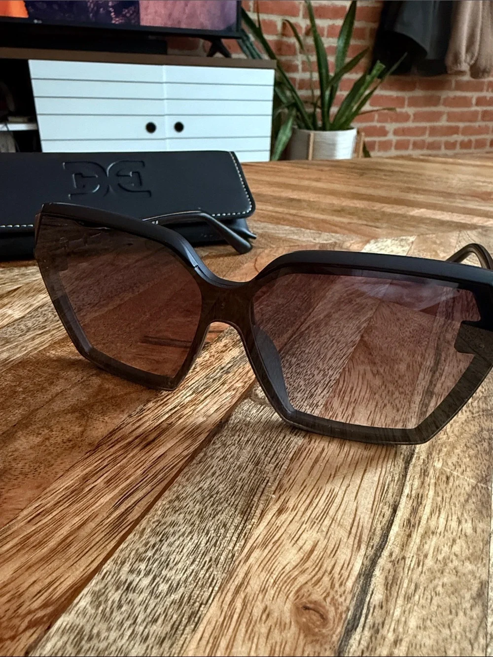 Sam Edelman Black Sunglasses with Embossed Logo Case